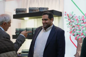 بازید کننده از غرفه دایان دانا ایستا