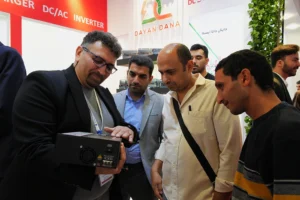 جناب حسینی در حال پرزنت