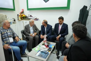 مهندس امین پوده در حال ارائه به بازدید کنندگان (11)