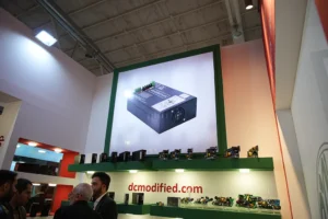 پوستر منبع تغذیه بدون وقفه هوشمند lax