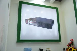 پوستر منبع تغذیه هوشمند بدون وقفه رک مونت